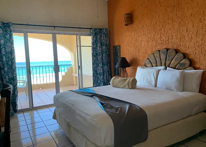 Hotel with pool: Las Gaviotas Condo-Hotel La Paz Bcs