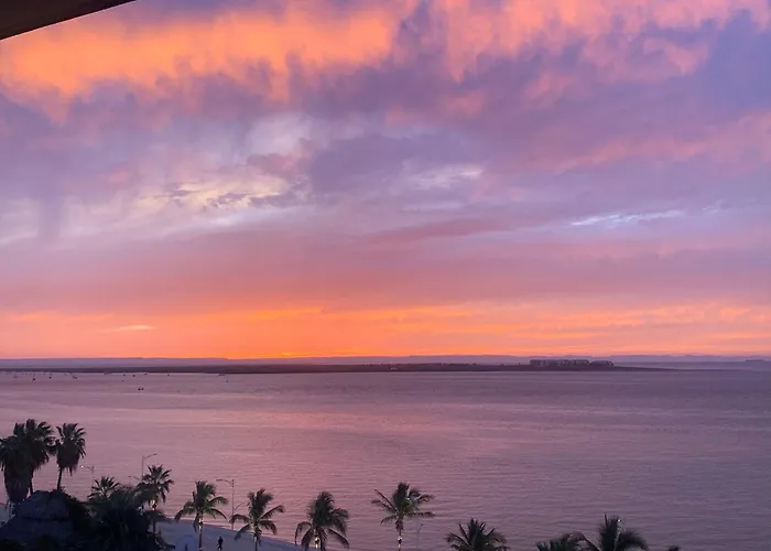 Hotel with pool: Las Gaviotas Condo-Hotel La Paz Bcs